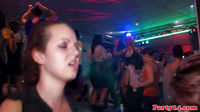 Darmowe porno bez rejestracji Azjatycki gole polskie cipki Trójka Młody Artysta